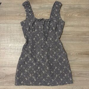 Lavender Mini Dress with Flower Embroidery Size M